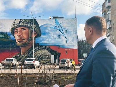 Глава администрации  Юрий Лысенко показал  как теперь выглядит задняя стена бывшего кинотеатра... — фото 2