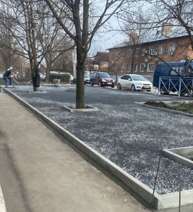 К нам обратились жители улицы Михайловской с сообщением о том, что в частном секторе какие-то люди...