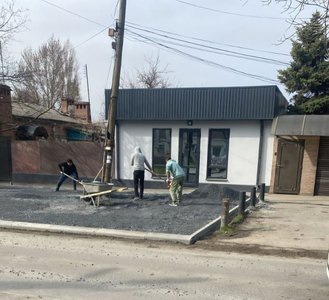 К нам обратились жители улицы Михайловской с сообщением о том, что в частном секторе какие-то люди... — фото 2