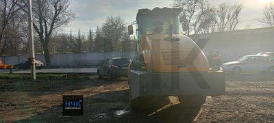 Попытка объехать спецтехнику на парковке НЭВЗа закончилась неудачно