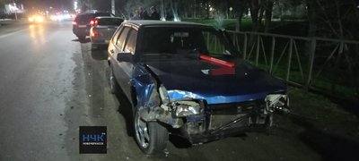 Две Лады не поделили дорогу в районе шоссе Харьковского 40