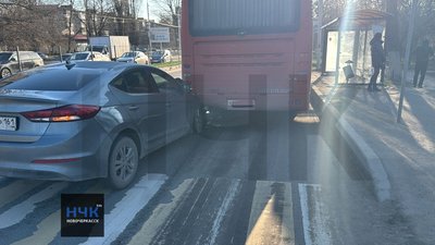 Из-за аварии на пересечении Баклановского и Магнитного начинает собираться пробка на Баклановском и... — фото 2