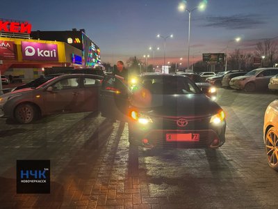 Для тех, кто удивился прошлой нелепой аварии на парковке, выкладываем новую — фото 2