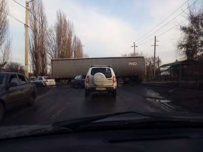 Фура перекрыла Трамвайную