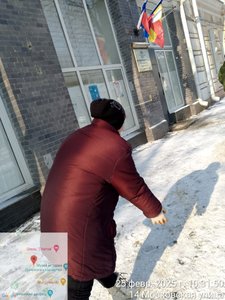 Небольшой фотоотчёт об уборке снега и очистке тротуаров в городе — фото 6