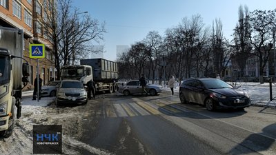 Опасный пешеходных переход на Баклановском / Островского снова показал себя — фото 4