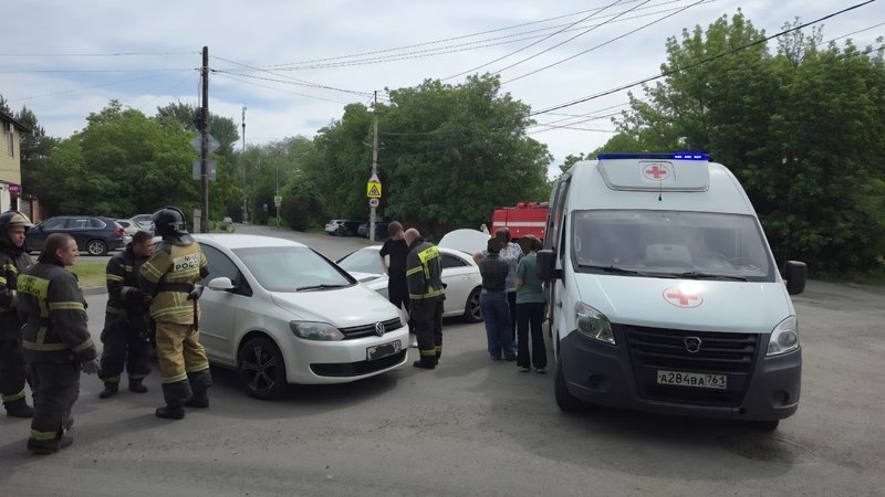 Девушка на белом Mercedes без страховки не уступила дорогу другой девушке на Volkswagen — фото 6