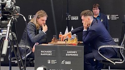 Конечно, вот ещё один вариант пересказа: