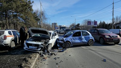 Серьёзная авария произошла сегодня на проспекте Баклановском в районе ресторана Мираж
