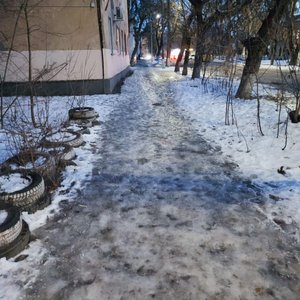 А это уже фотографии тротуаров по улице Толбухина нам только что присылали