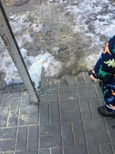 Наши подписчики с Молодёжки просят обратить внимание городских властей на состоянии тротуаров по... — фото 3