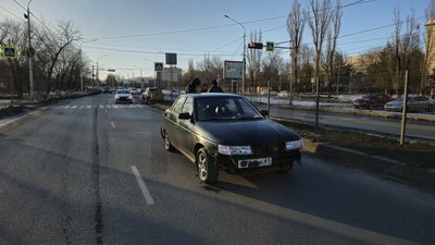 Небольшая авария произошла сегодня на проспекте Баклановском в районе стадиона — фото 3