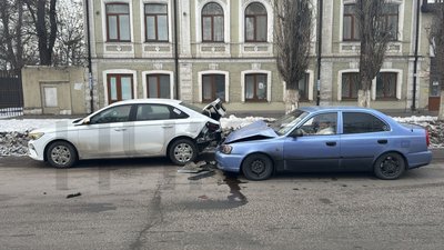 Во время подготовки к заездам Формулы -1, пилот из Новочеркасска в районе затяжного поворота возле... — фото 3