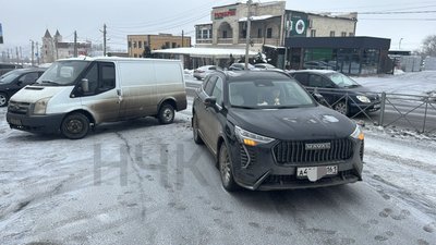 На парковке около Агромаркета на старом выезде всегда оживлённо — фото 3