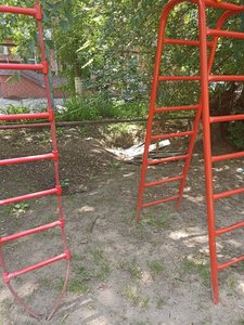 Опасная ситуация на детской площадке по улице Народной, 64–64/2 — фото 3