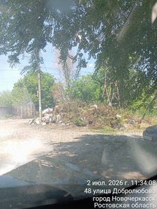 В Новочеркасске разрастается опасная свалка: есть риск пожара в жилом квартале