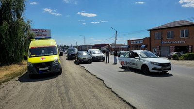 ДТП в Новочеркасске на пересечении улиц Харьковской и Войкова