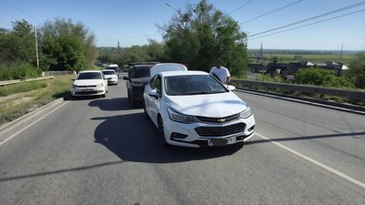 Доброе утро! Лёгкое ДТП на мосту и кто-то может опоздать на работу