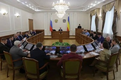Губернатор Ростовской области Юрий Слюсарь провёл второе совещание с участием руководителей...