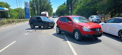 Водитель Нивы на полном ходу догнал Ниссан Кашкай — фото 5
