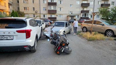В Новочеркасске на улице Визирова, возле дома 13, случилось дорожно‑транспортное происшествие — фото 2