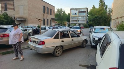 В Новочеркасске на улице Визирова, возле дома 13, случилось дорожно‑транспортное происшествие — фото 4