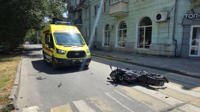 Военнослужащий на мотоцикле Кавасаки попал в дтп на улице Пушкинской — фото 2