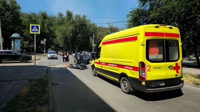 Военнослужащий на мотоцикле Кавасаки попал в дтп на улице Пушкинской — фото 3