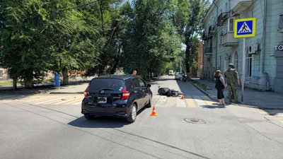 Военнослужащий на мотоцикле Кавасаки попал в дтп на улице Пушкинской — фото 5