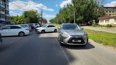 Девушка на Весте не заметила Лексус