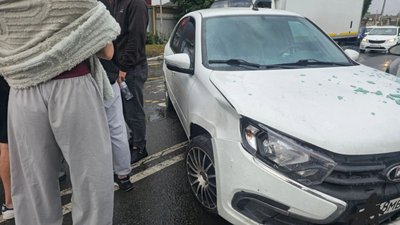 На улице Гагарина в Новочеркасске водитель  дважды попала в ДТП