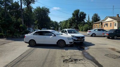В Новочеркасске произошло ДТП на улице Михайловской,в районе дома 46