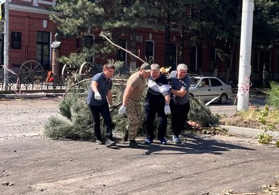 В Новочеркасске продолжается ликвидация последствий урагана, который нанёс серьёзный ущерб городу — фото 4