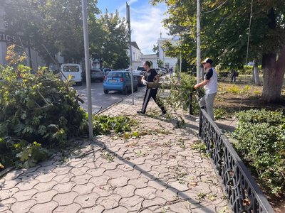 В Новочеркасске продолжается ликвидация последствий урагана, который нанёс серьёзный ущерб городу — фото 8