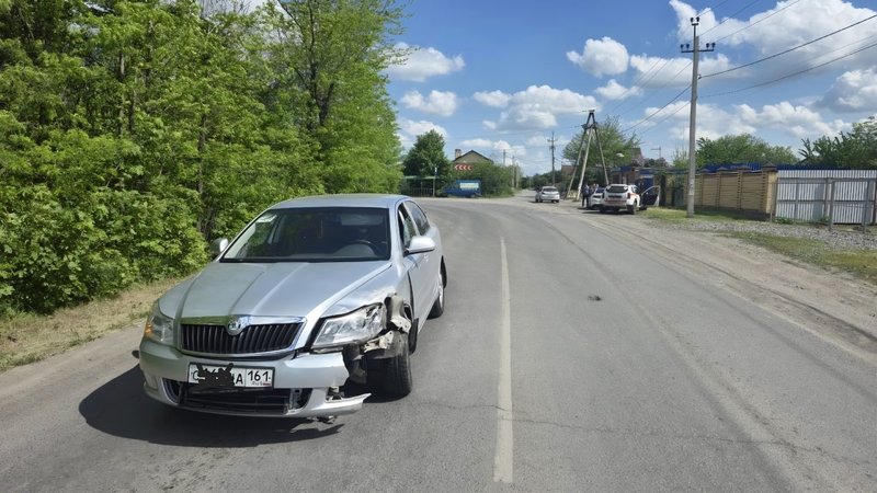 На Сарматской на "зигзаге" встретились Шкода и Газель — фото 2