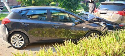 ДТП на перекрестке Просвещения и Пушкинской: Kia после удара собрал ещё две машины — фото 4