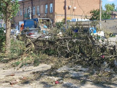В Новочеркасске продолжают устранять последствия стихии — фото 3