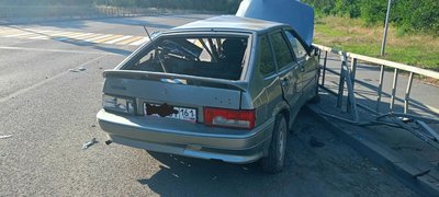 В Новочеркасске на улице Флёрова столкнулись Volkswagen и ВАЗ-2114: пострадали два человека