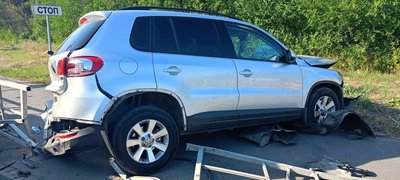 В Новочеркасске на улице Флёрова столкнулись Volkswagen и ВАЗ-2114: пострадали два человека — фото 3