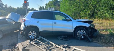 В Новочеркасске на улице Флёрова столкнулись Volkswagen и ВАЗ-2114: пострадали два человека — фото 6