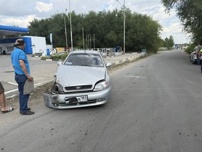 На Харьковском шоссе в Новочеркасске столкнулись BMW и Lifan: пострадала пассажирка — фото 2
