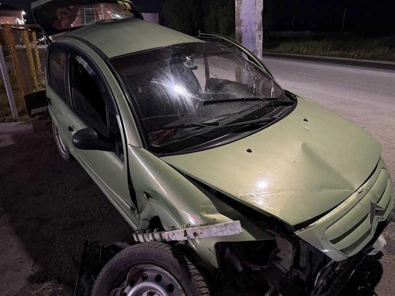 ⚡В Новочеркасске на Харьковском шоссе Citroën врезался в столб: пострадали четыре человека