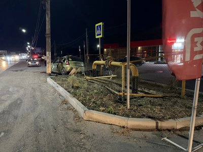 ⚡В Новочеркасске на Харьковском шоссе Citroën врезался в столб: пострадали четыре человека — фото 3
