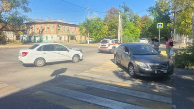 В Новочеркасске на пересечении улиц Комитетской и Атаманской произошло дорожно-транспортное... — фото 5