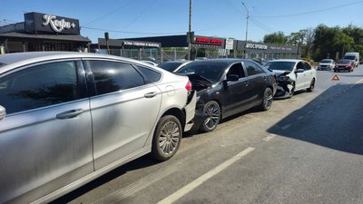 На Новочеркасском шоссе в Аксайском районе произошло массовое ДТП с участием пяти автомобилей — фото 6