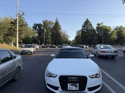 Два автомобиля зацепились когда съезжали с площади Троицкой на спуск Герцена — фото 3