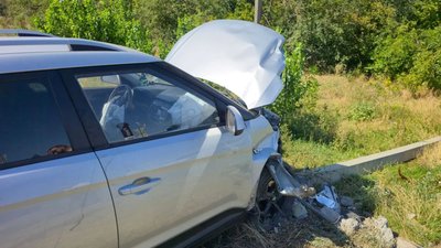 На выезде из Новочеркасска в сторону Ростова произошло ДТП с участием автомобилей Hyundai и Kia — фото 3