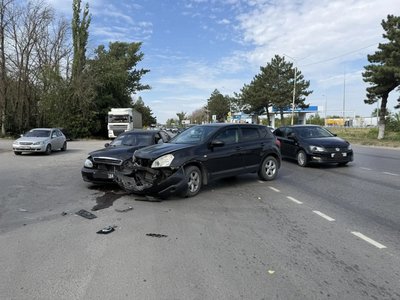 Очередной привет обочечникам: ДТП на выезде из Новочеркасска — фото 3