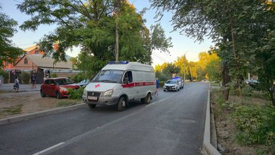 🚨 В Новочеркасске «Гранта» сбила 95-летнюю женщину на улице Народной — фото 2