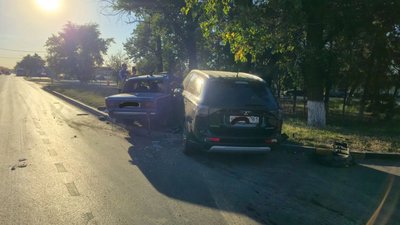 Серьезное ДТП на въезде в Новочеркасск у БСМП: водителя увезла скорая — фото 3